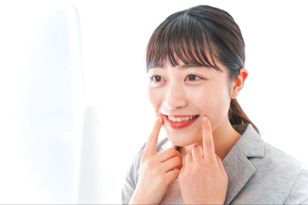 笑顔の女性
