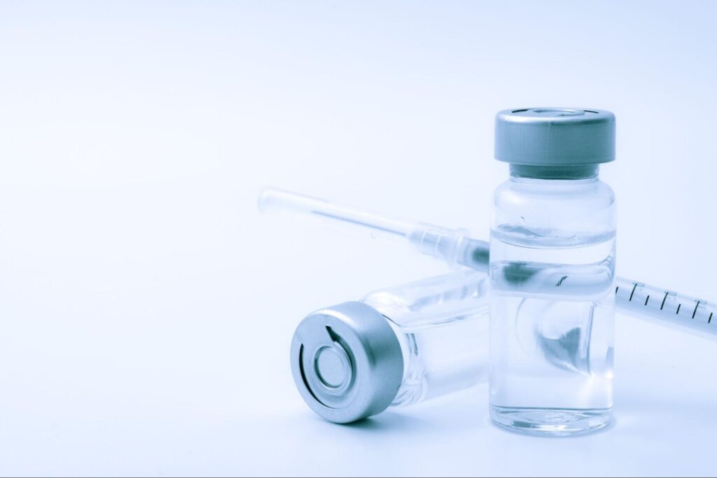 ヒアルロン酸製剤と注射器