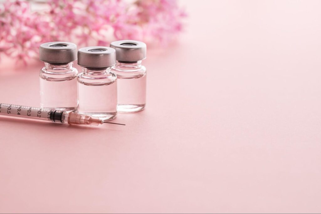 ヒアルロン酸製剤と注射器